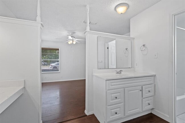 Building Photo - 12215 Old Stage Trail