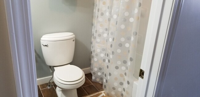 Building Photo - 1402 5th St