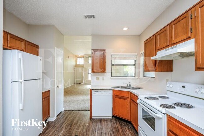 Building Photo - 6216 Fairlane Dr