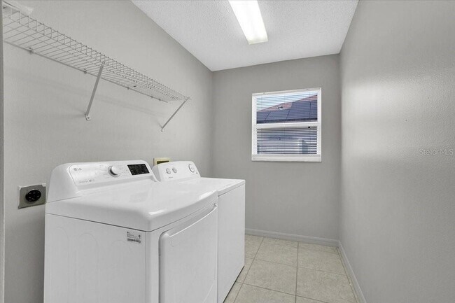 Building Photo - 112 Azalea Dr