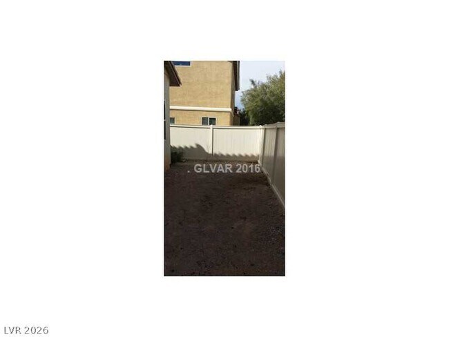 Building Photo - 5855 W Old English Ct