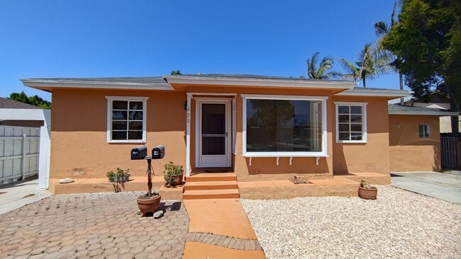 Primary Photo - Newly Remodeled 4 Bed 3 Bath in Chula Vist...
