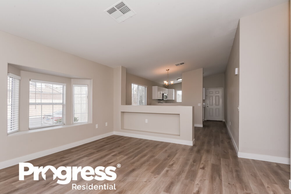 Building Photo - 5225 Panguitch Dr