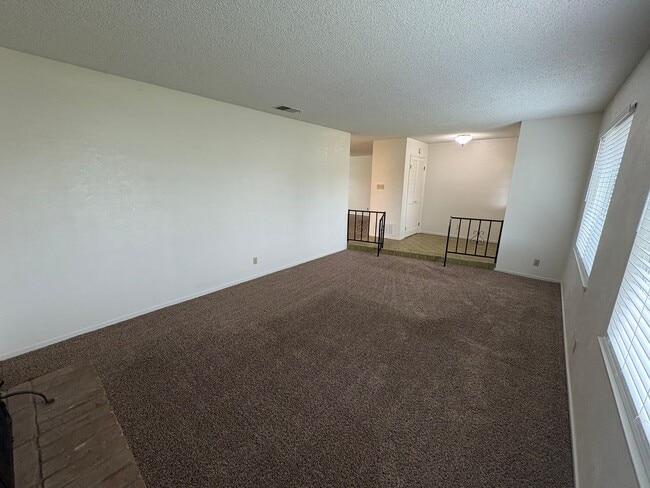 Building Photo - Spacious & Cozy Near Mountain View Elementary Home coming soon!