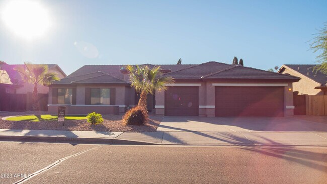 Building Photo - 8611 W Alex Ave