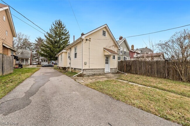 Building Photo - 3753 W 139th St
