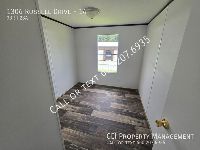 Building Photo - 1306 Russell Dr