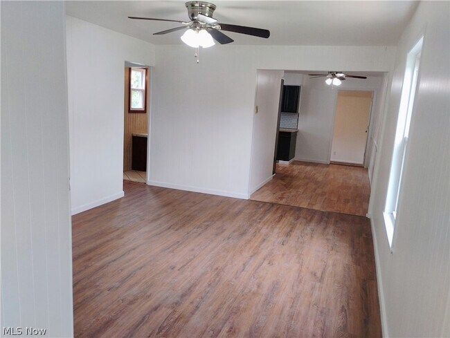 Building Photo - 1514 Manhattan Ave