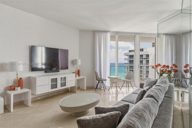 Building Photo - 16445 Collins Ave