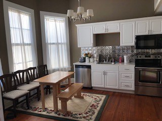 Furnished Dining Room - Eat-in Kitchen - 1214 Speed St