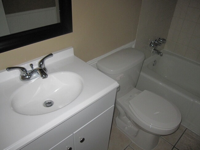 Building Photo - 2805 W Ferndale Ln