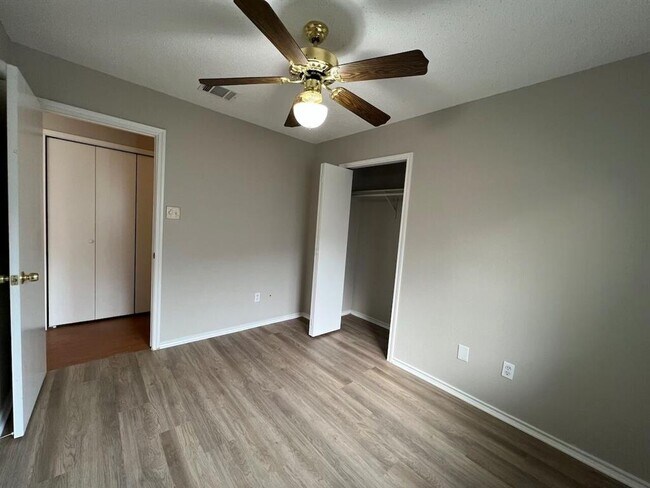 Building Photo - 7209 Aldea Dr