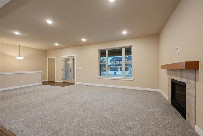 Building Photo - Modern, spacious, and move-in ready—this is the rental you’ve been waiting for!