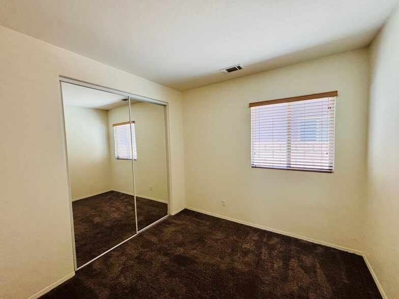 Building Photo - 5806 W Avenue K3