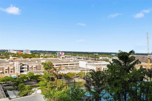 Building Photo - 121 NE 34th St