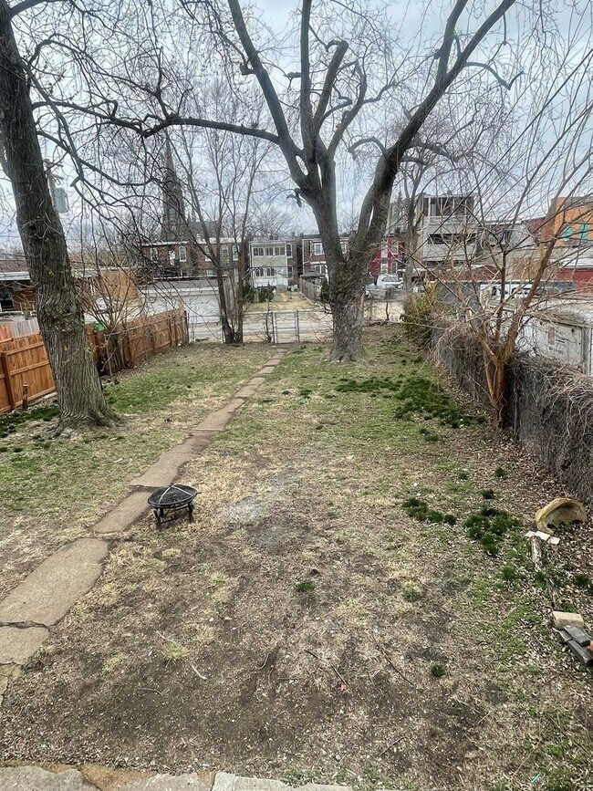 Building Photo - Coming Soon! One Bedroom Apartment with Wa...