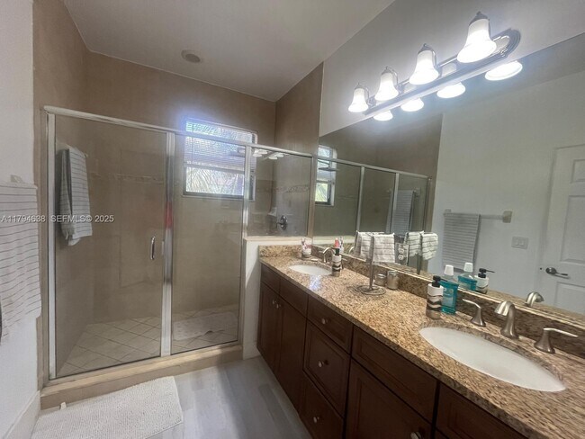 Building Photo - 8985 NW 98th Ave