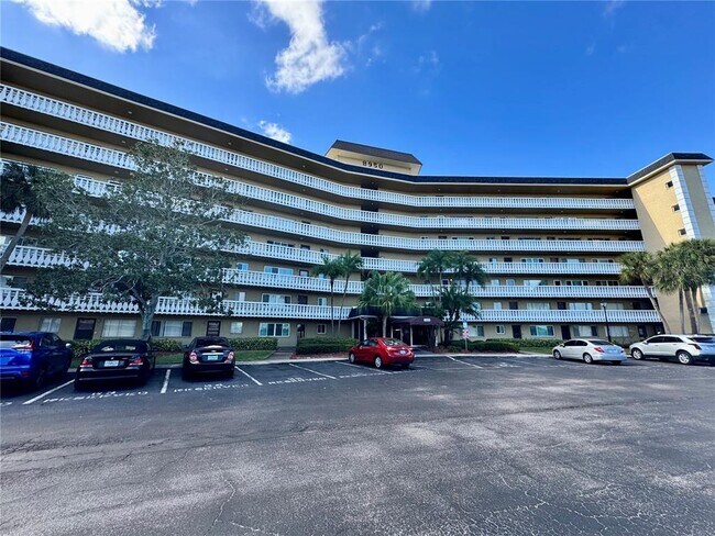 Building Photo - 8950 Park Blvd