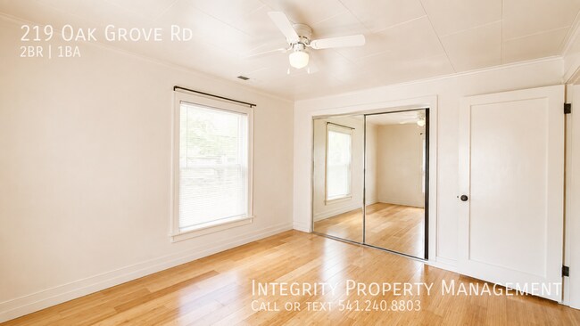 Building Photo - 219 Oak Grove Rd