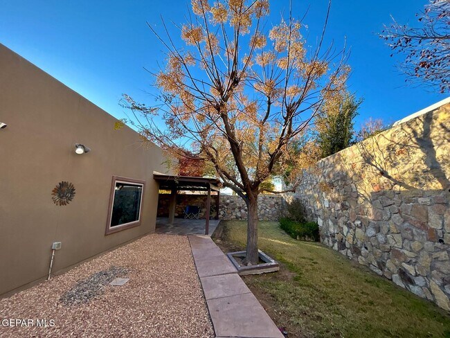 Building Photo - 7349 Skyrocket Dr