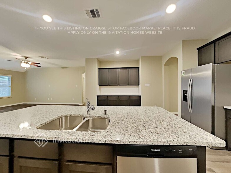 Building Photo - 317 Burr Ln