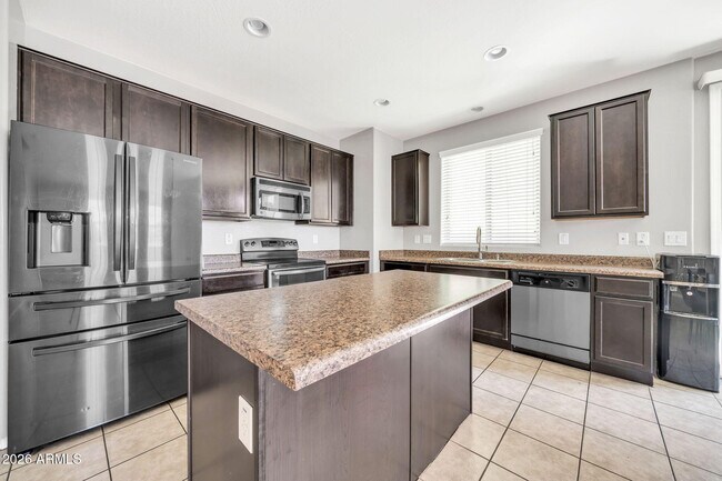 Building Photo - 7770 W Alvarado Rd