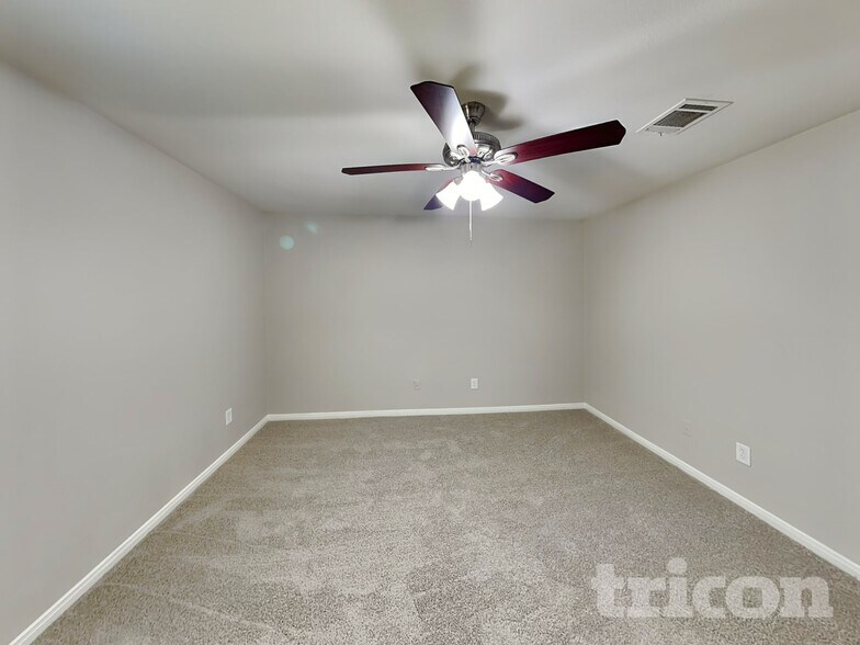 Building Photo - 15649 Del Norte Dr