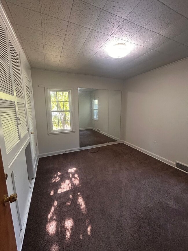 Building Photo - 822 E Rudisill Blvd