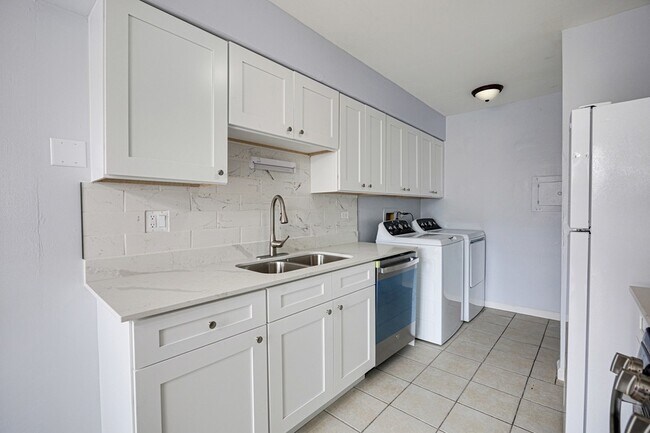 Building Photo - 7557 Bristol Ln