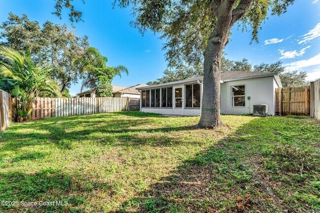 Building Photo - 1560 Vista Lake Cir