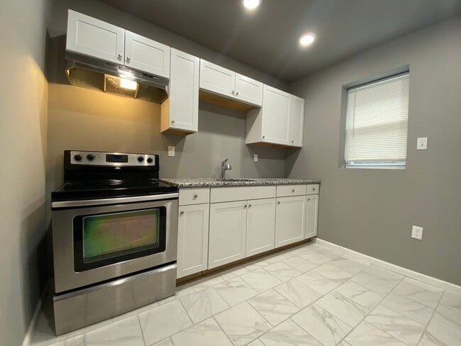 Primary Photo - 1404 S Etting St