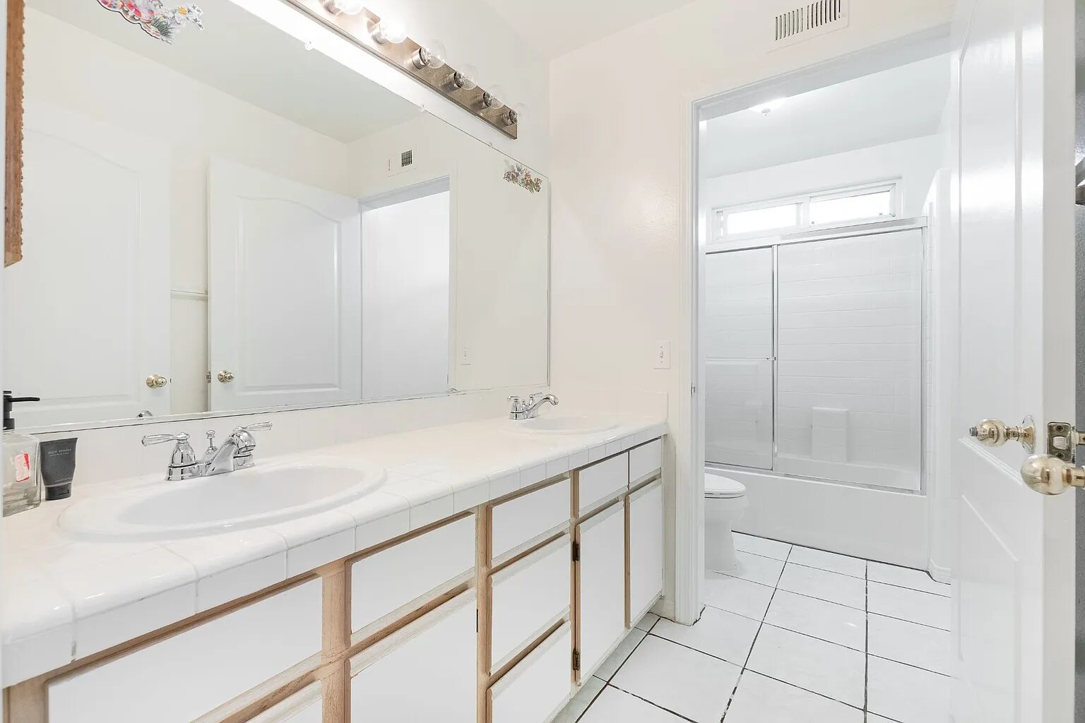 Building Photo - 17333 San Jose St