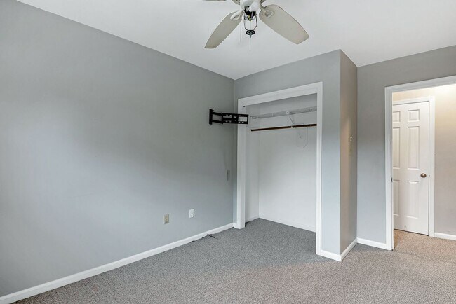 Building Photo - Shadowlawn Heights