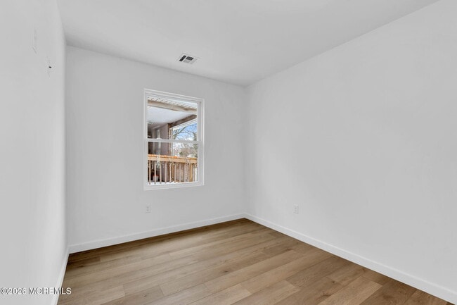 Building Photo - 211 Dewitt Ave