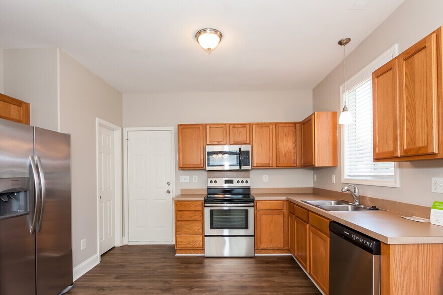 Building Photo - 11239 Heritage Green Dr