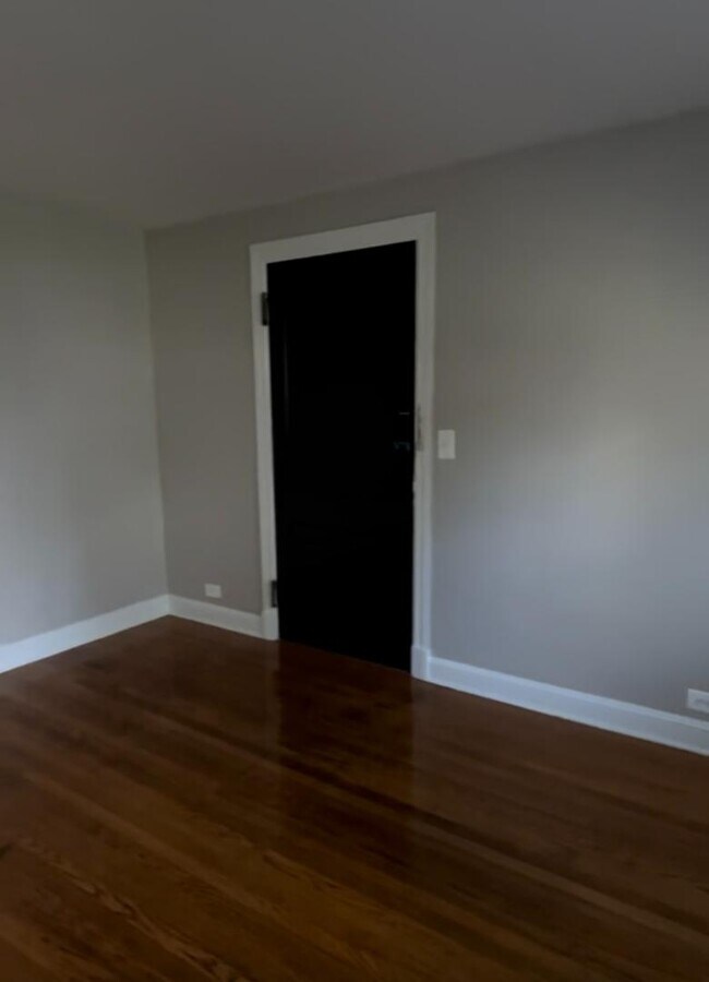 Building Photo - 332 11th St