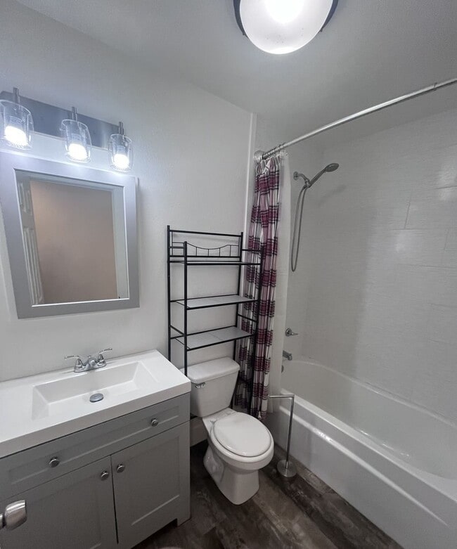 Building Photo - BEAUTIFUL 3 BEDROOM HOME IN ELVERTA!!