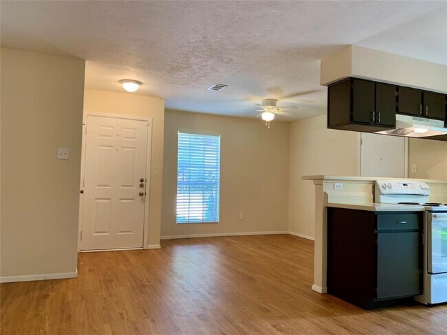 Building Photo - 22 N Wavy Oak Cir