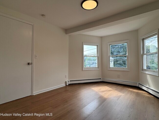 Building Photo - 199 Greenkill Ave