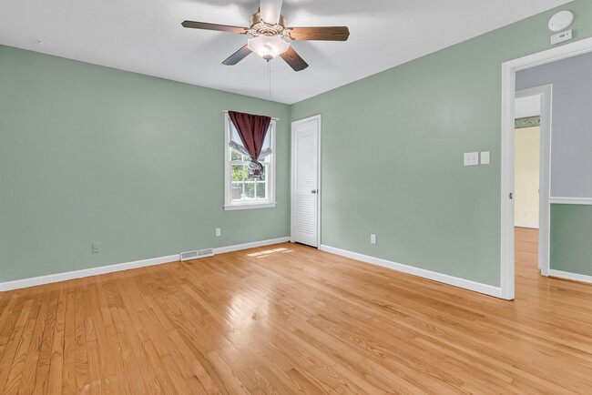 Building Photo - Move-In Ready Home in a Prime Summerville ...