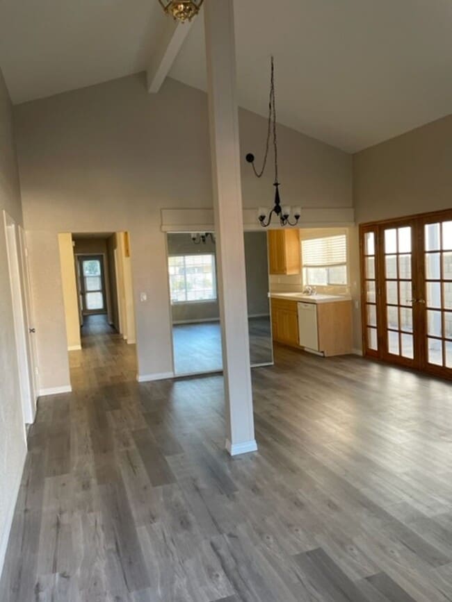 Building Photo - DON'T MISS OUT! HOME AVAILABLE BEGINNING OF MAY