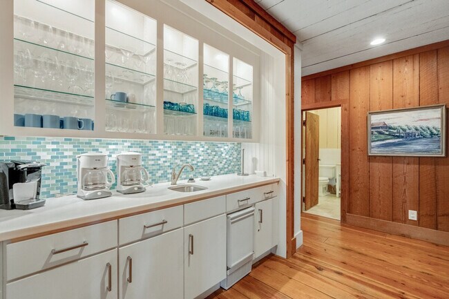 Building Photo - 911 Debordieu Blvd