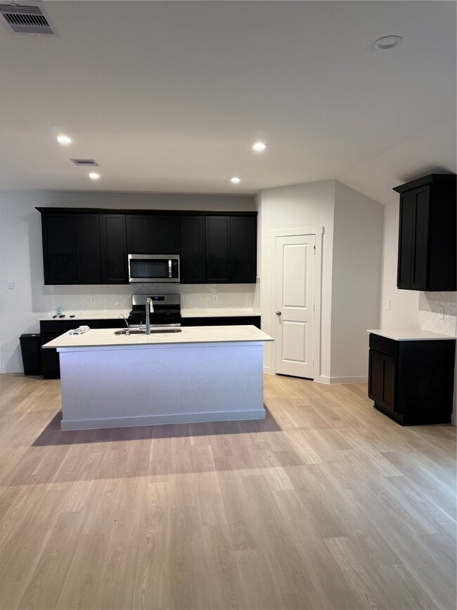 Building Photo - 1543 Merulana Lane