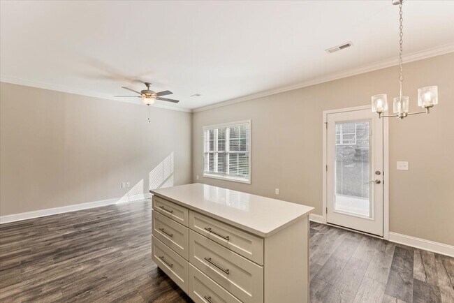 Building Photo - 415 Flt Rdg Wy