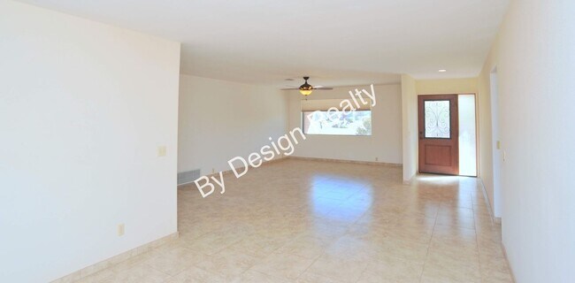 Building Photo - Remodeled Foothills Clusters 3 Bed 2 Bath