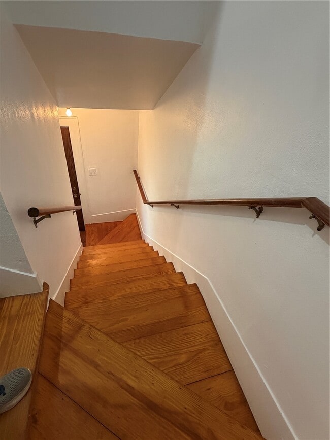 Building Photo - 1702 Dunlavy St