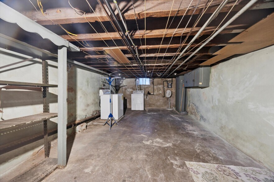 Washer/Dryer in Basement - Extra Storage - 1321 Mifflin St