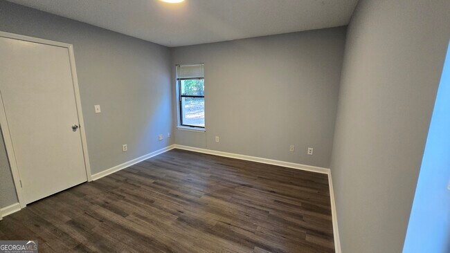 Building Photo - 1502 Huntingdon Chase