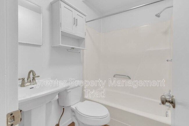 Building Photo - 3959 Lewiston Rd