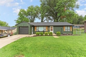 Building Photo - 615 Barton St